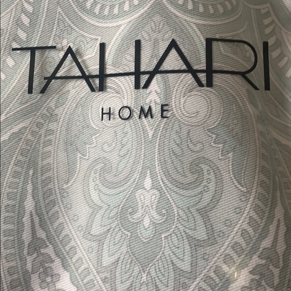 Tahari shower curtain 72”x72” teal paisley